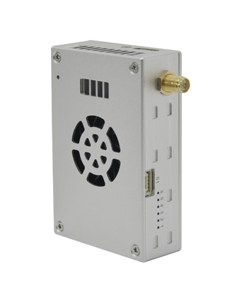 CD05HPT COFDM-zender met een frequentiebandbreedte van 4 MHz die een stabiele en duidelijke transmissie garandeert
